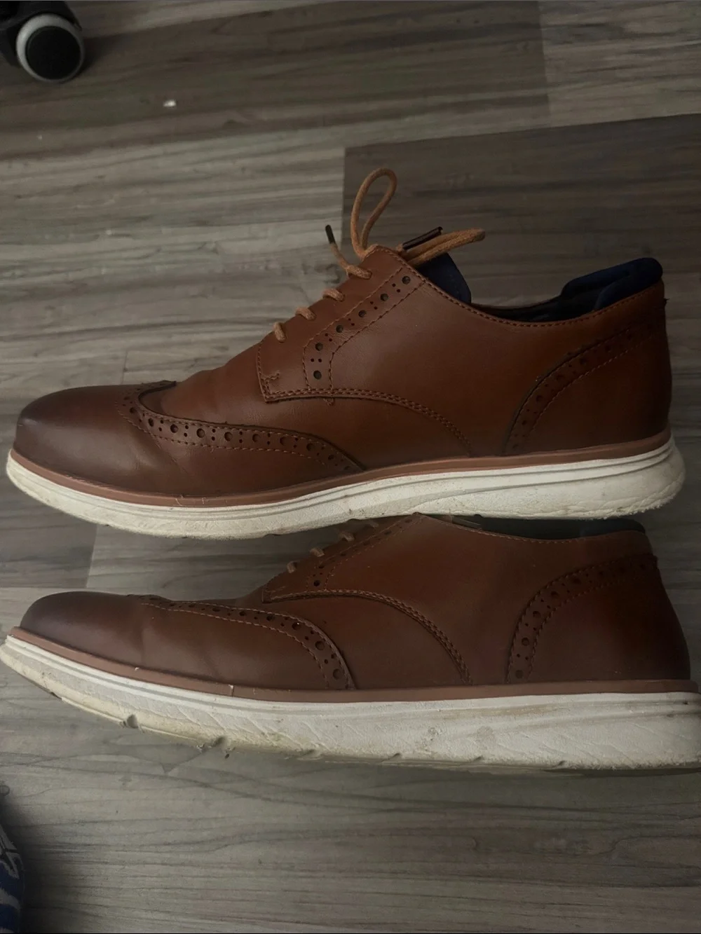 Men's Tan Brown Wingtip Oxford Lace-Up Dress Shoes. Very light and comfortable.